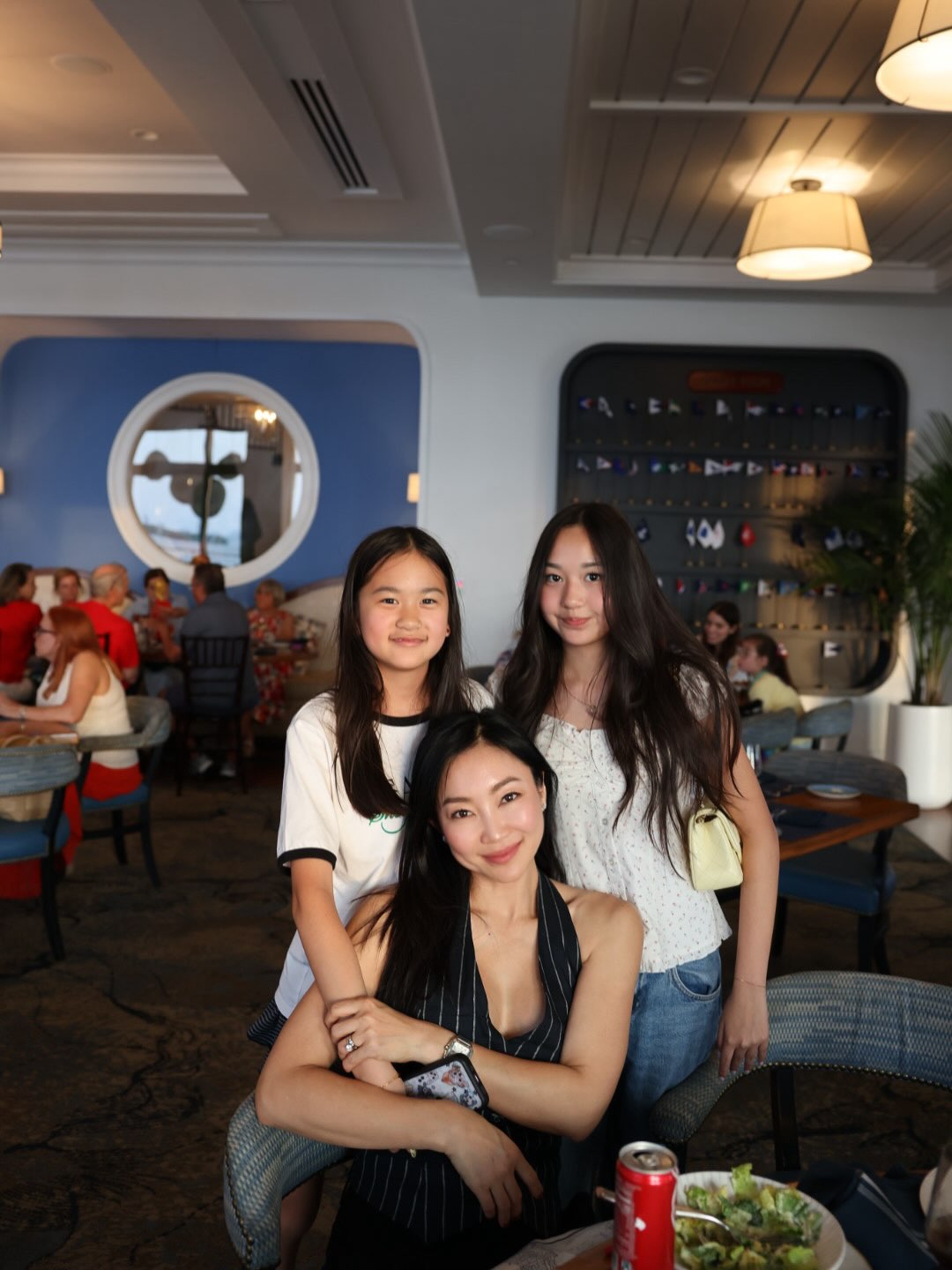 พลอย - ชิดจันทร์ ห่ง