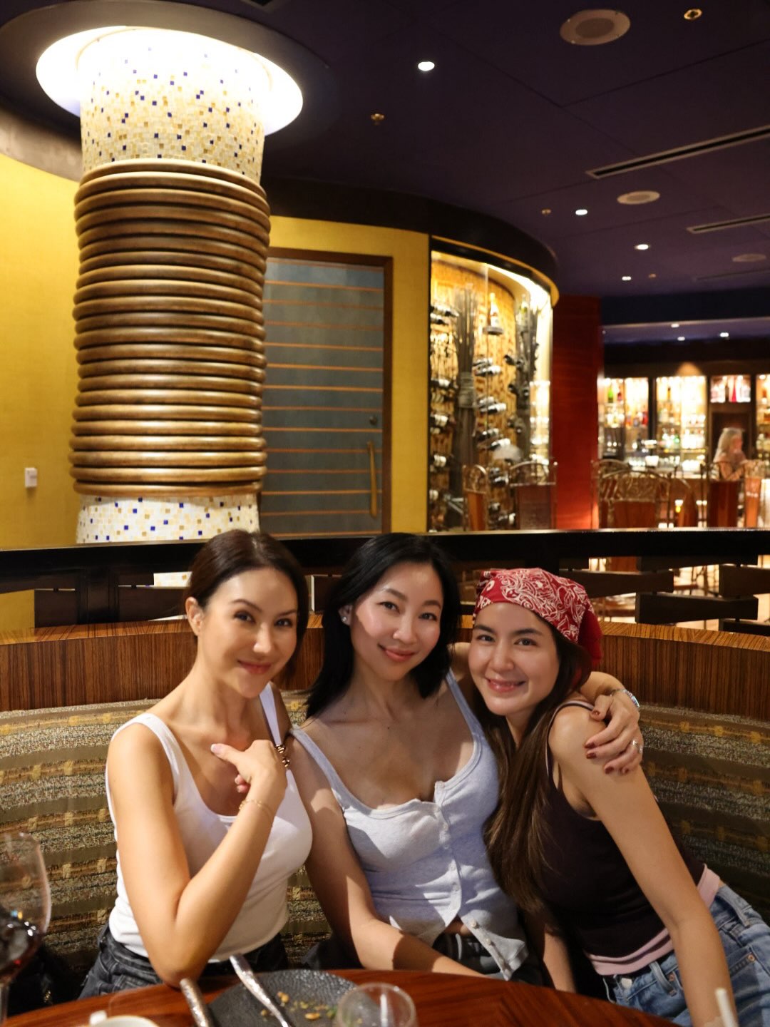 พลอย - ชิดจันทร์ ห่ง