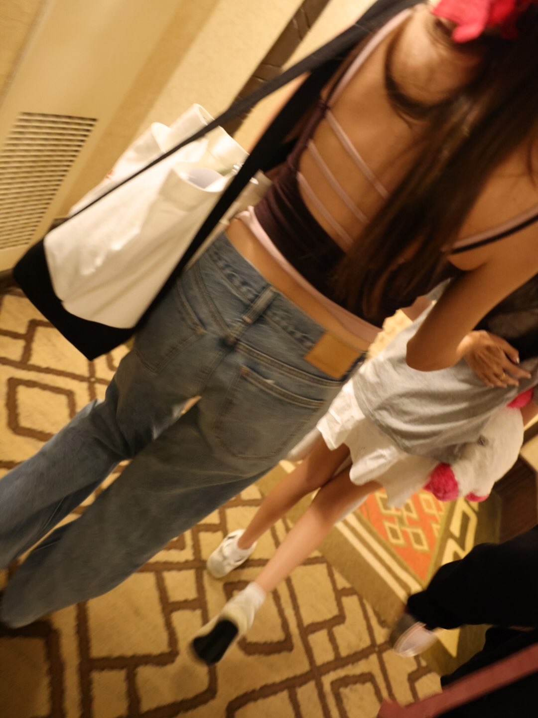 พลอย - ชิดจันทร์ ห่ง