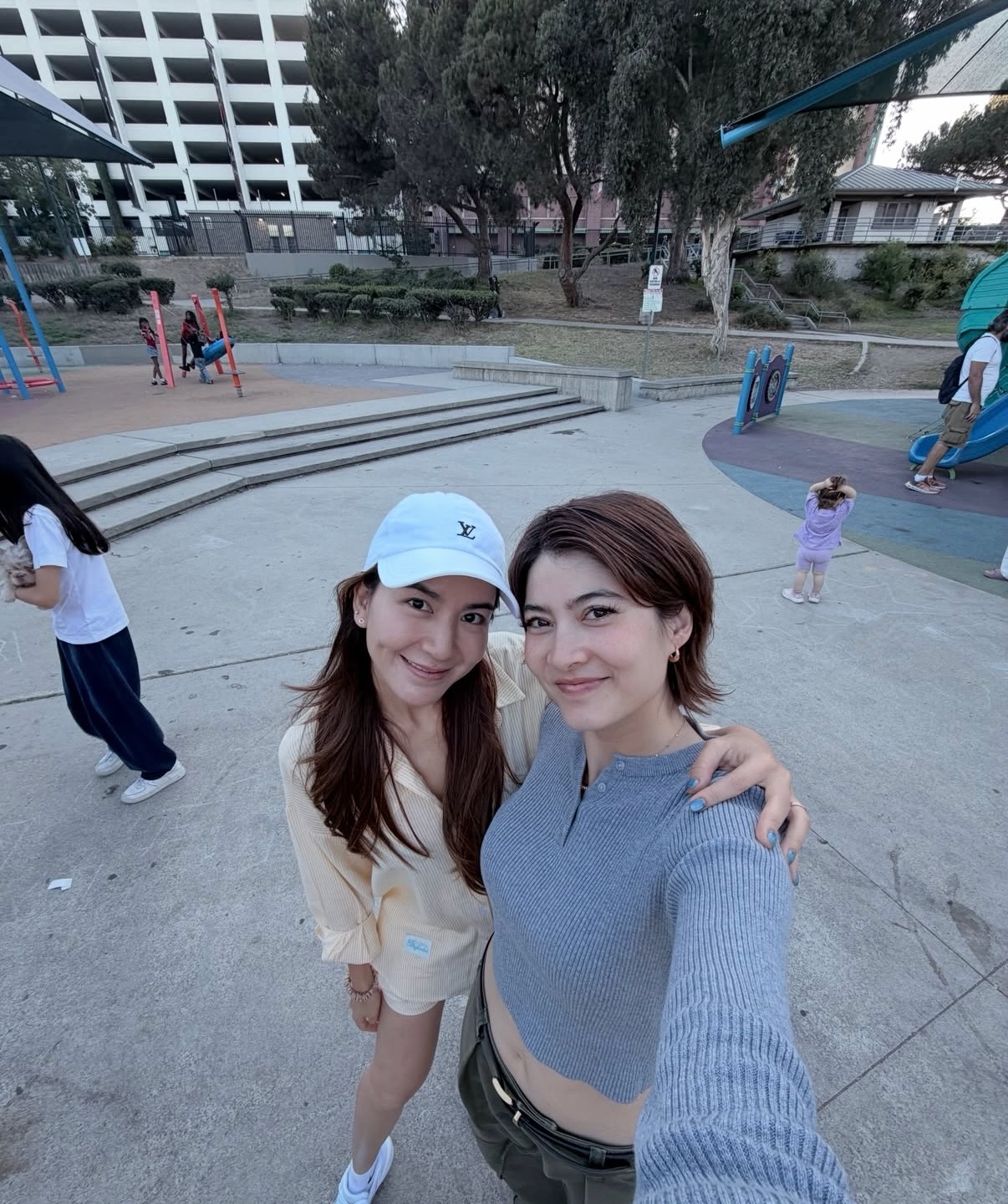 พลอย - ชิดจันทร์ ห่ง