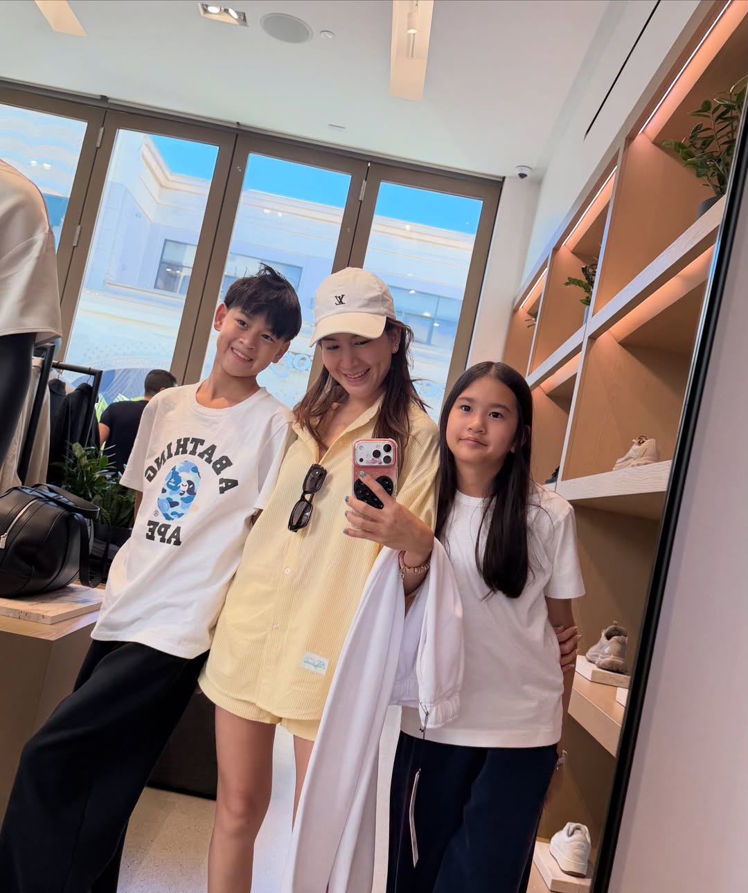 พลอย - ชิดจันทร์ ห่ง