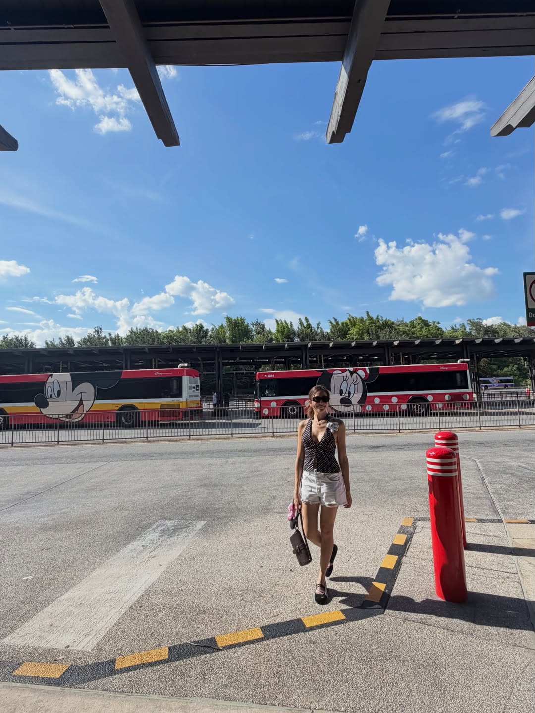 พลอย - ชิดจันทร์ ห่ง