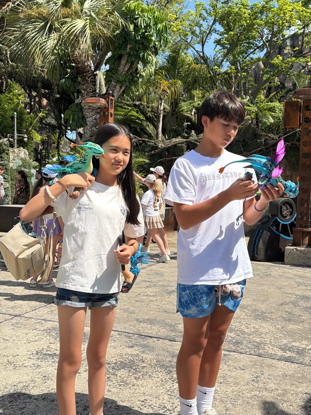 พลอย - ชิดจันทร์ ห่ง
