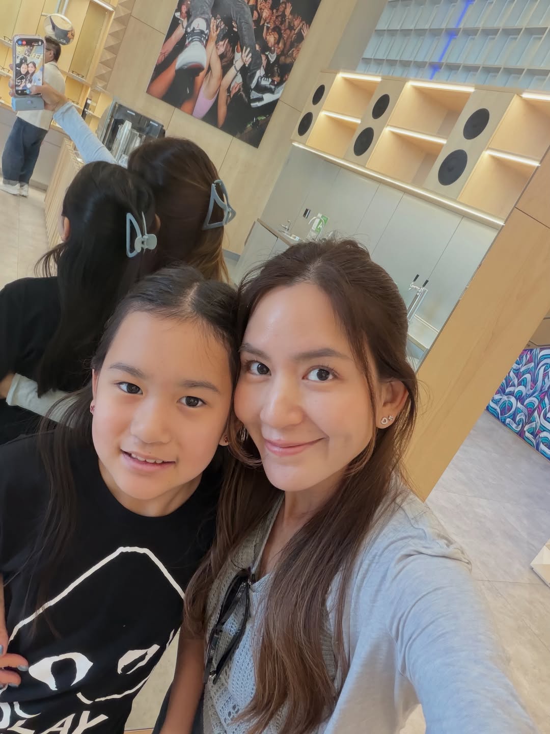 พลอย - ชิดจันทร์ ห่ง