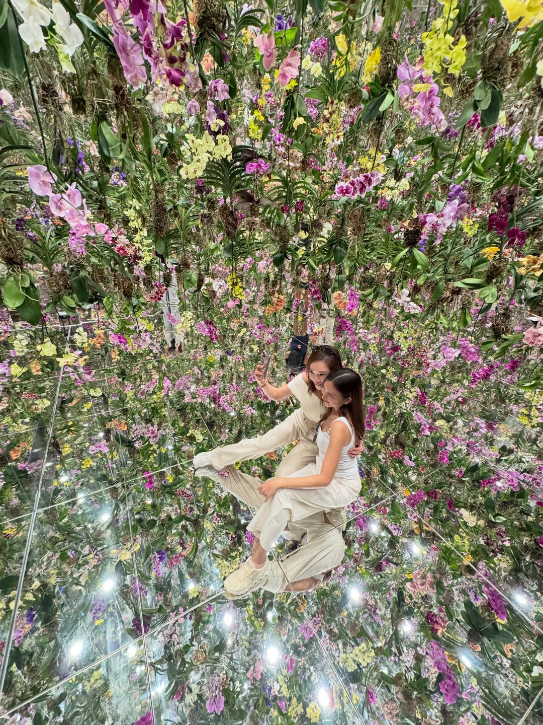 พลอย - ชิดจันทร์ ห่ง