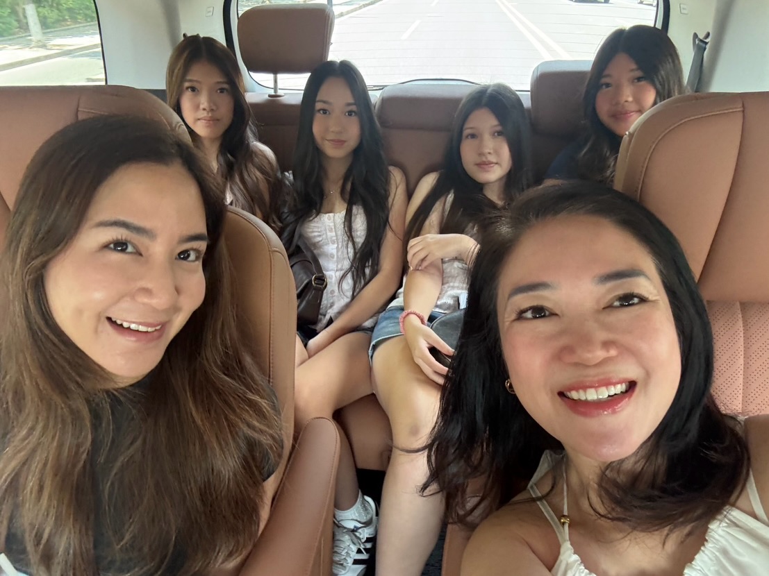 พลอย - ชิดจันทร์ ห่ง
