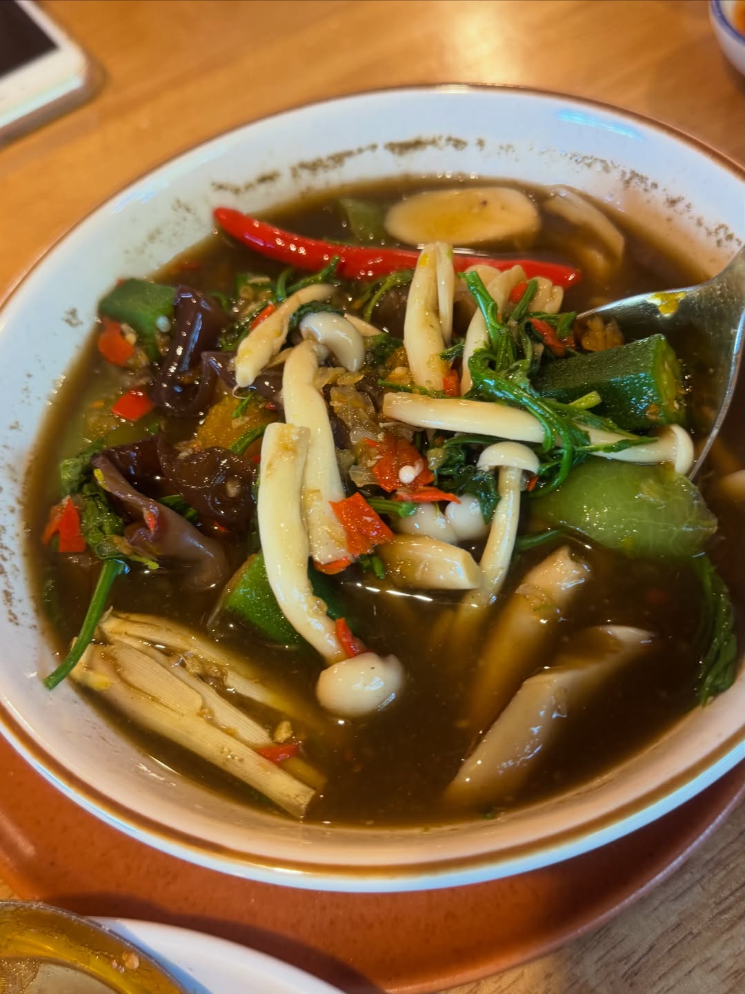 พลอย - ชิดจันทร์ ห่ง