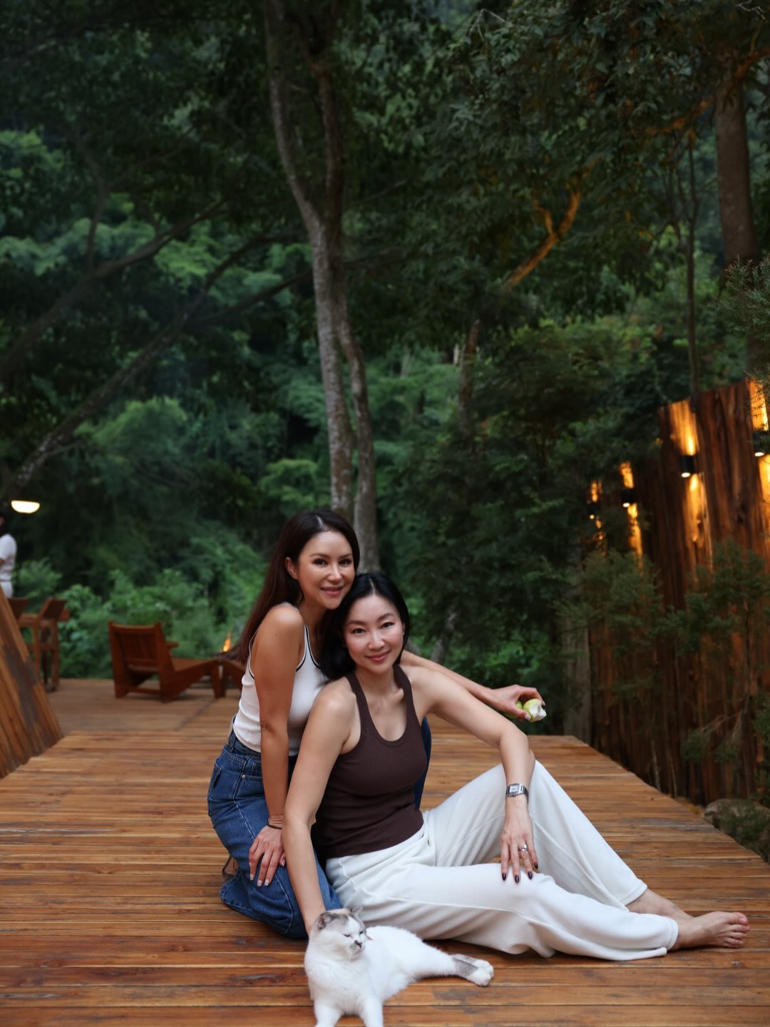 พลอย - ชิดจันทร์ ห่ง