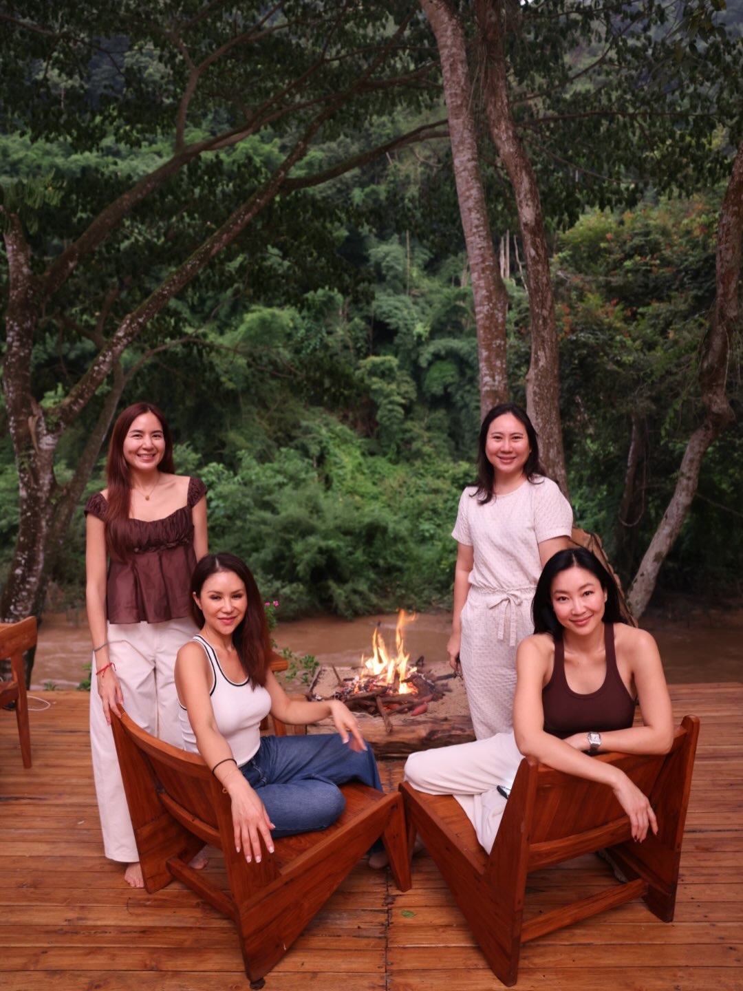 พลอย - ชิดจันทร์ ห่ง