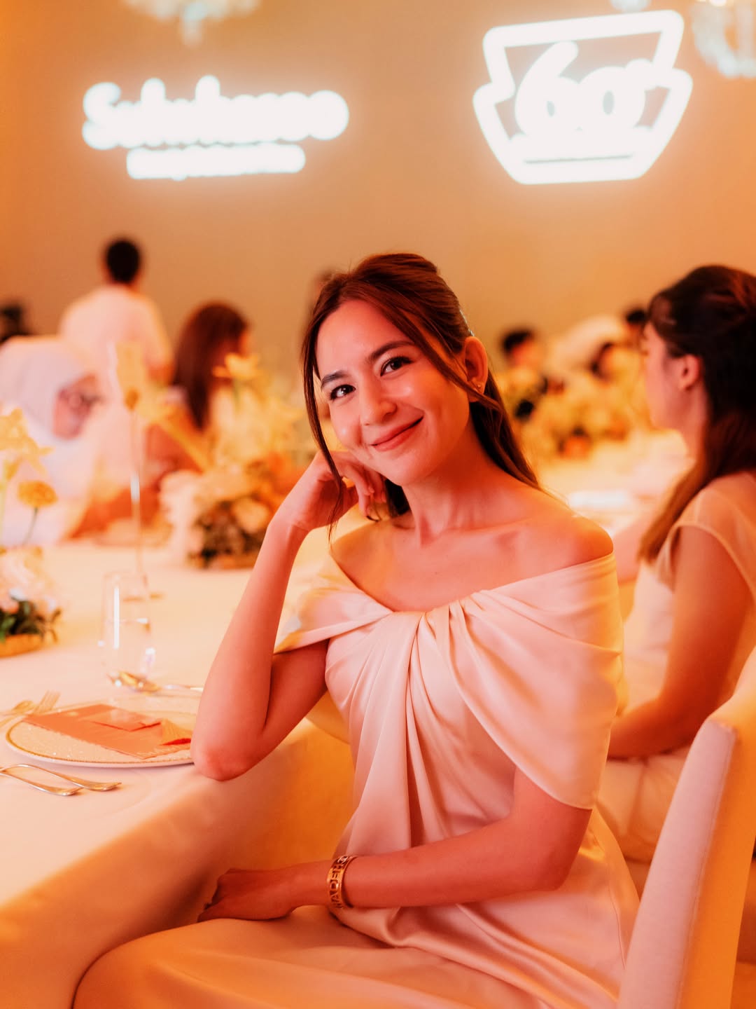 พลอย - ชิดจันทร์ ห่ง