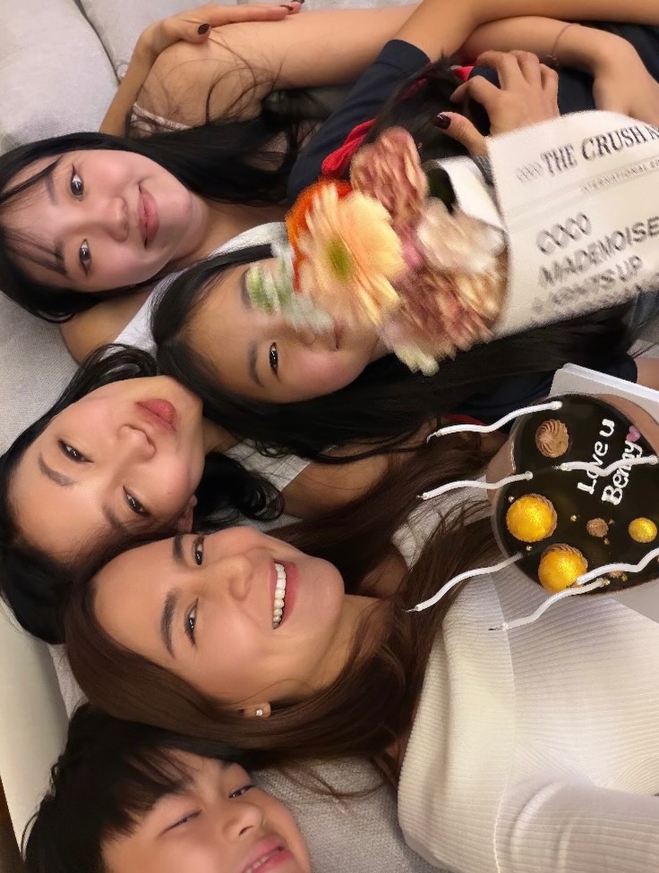พลอย - ชิดจันทร์ ห่ง