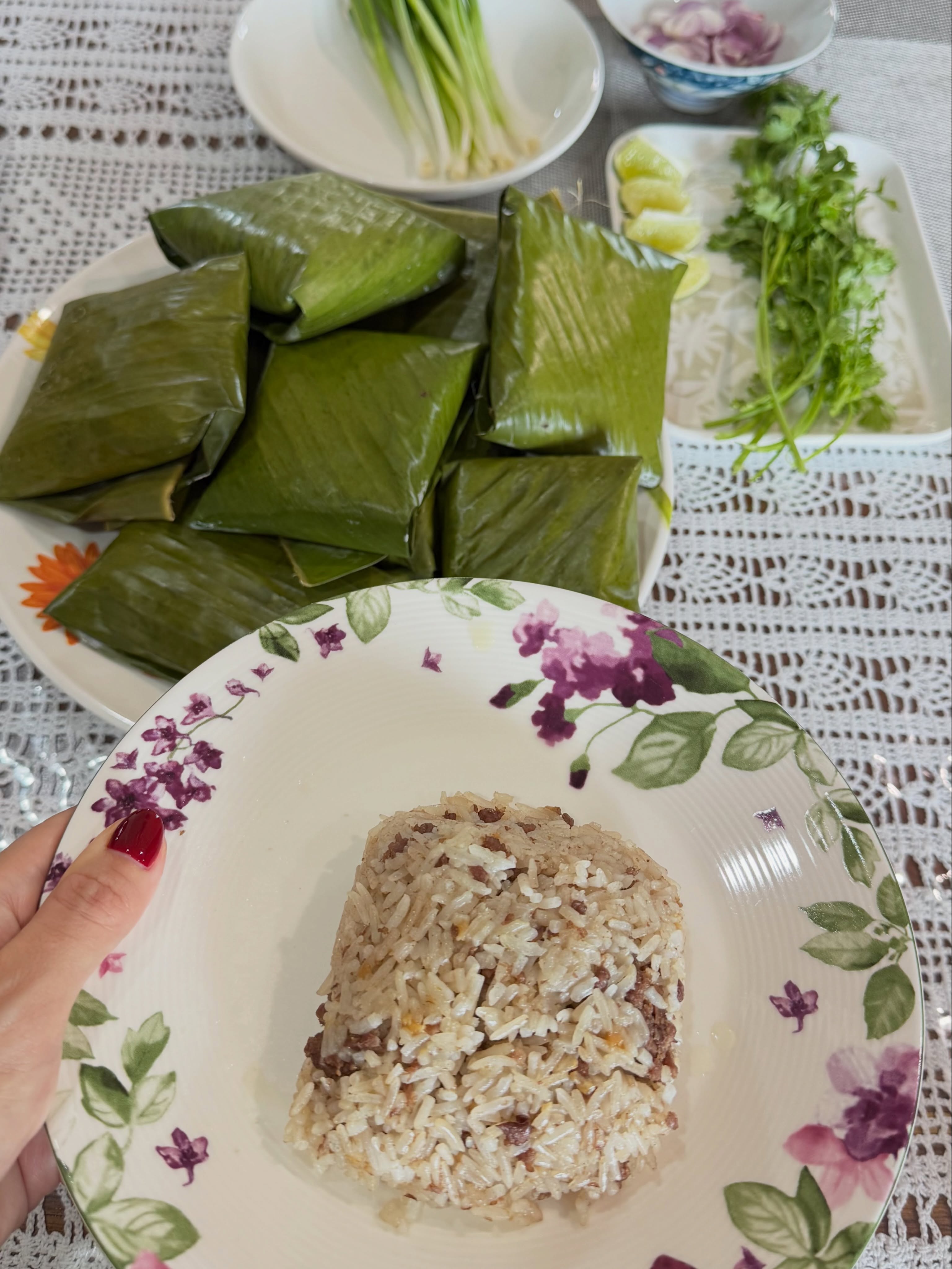 พลอย - ชิดจันทร์ ห่ง
