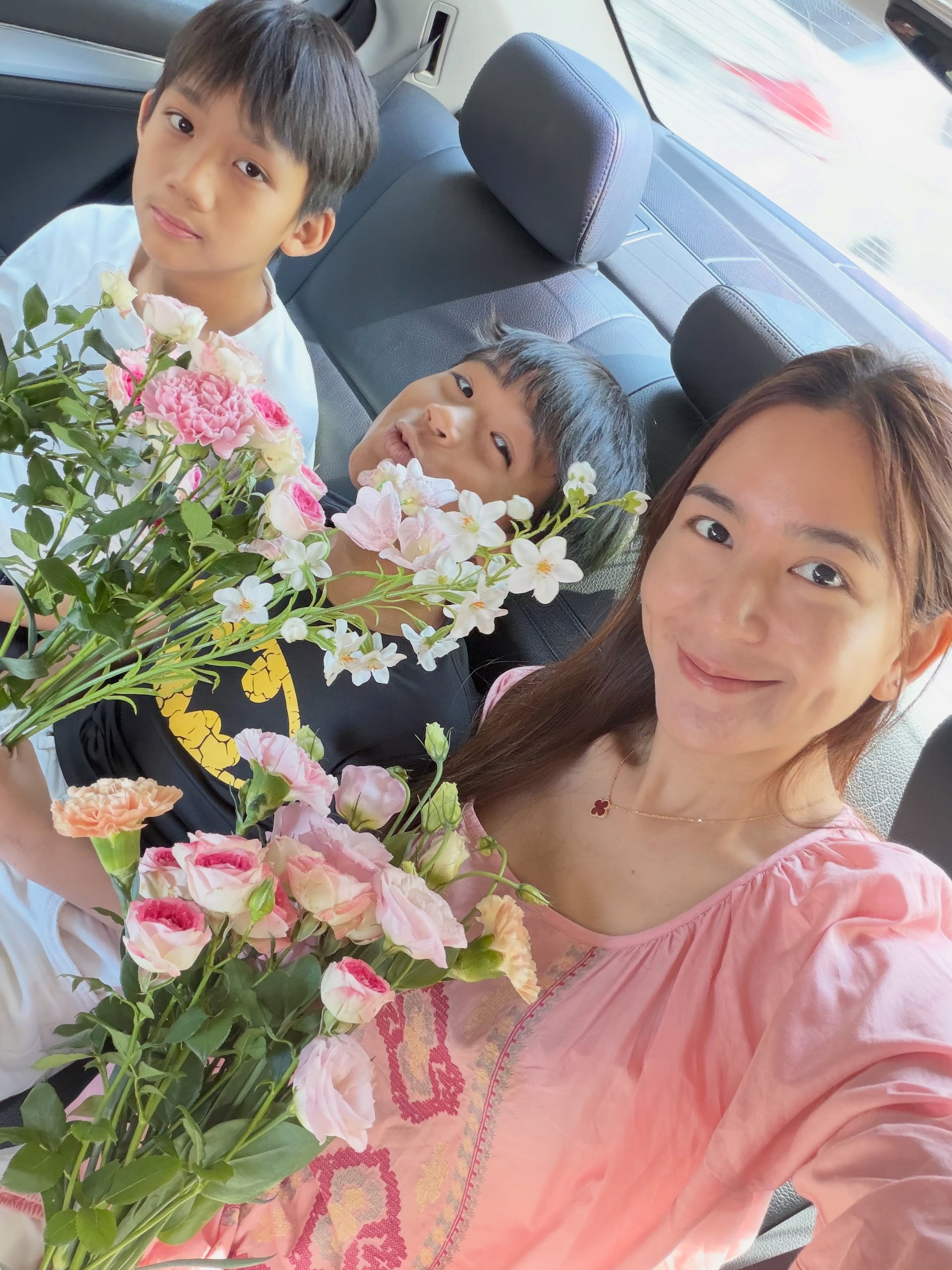 พลอย - ชิดจันทร์ ห่ง