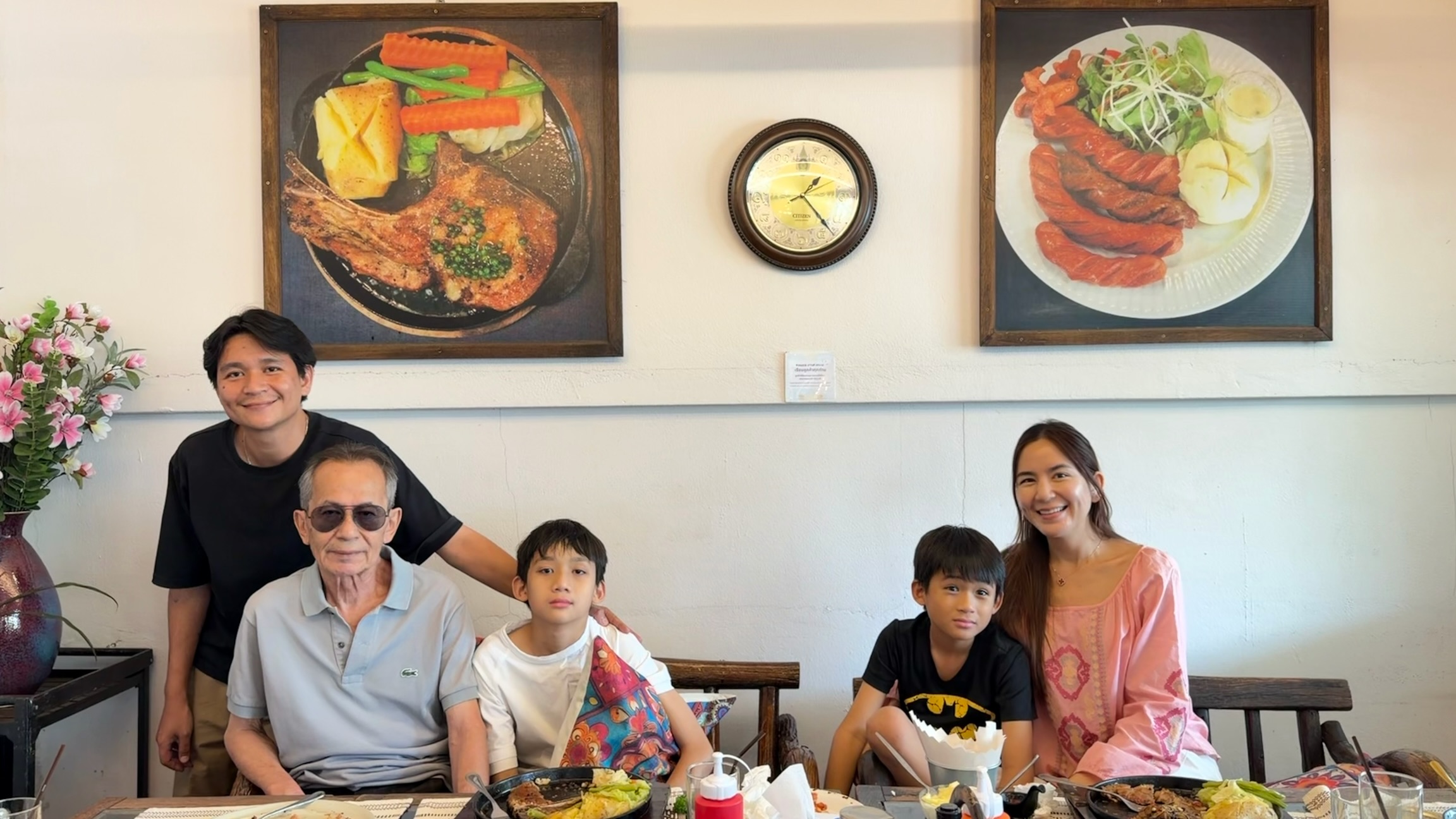 พลอย - ชิดจันทร์ ห่ง