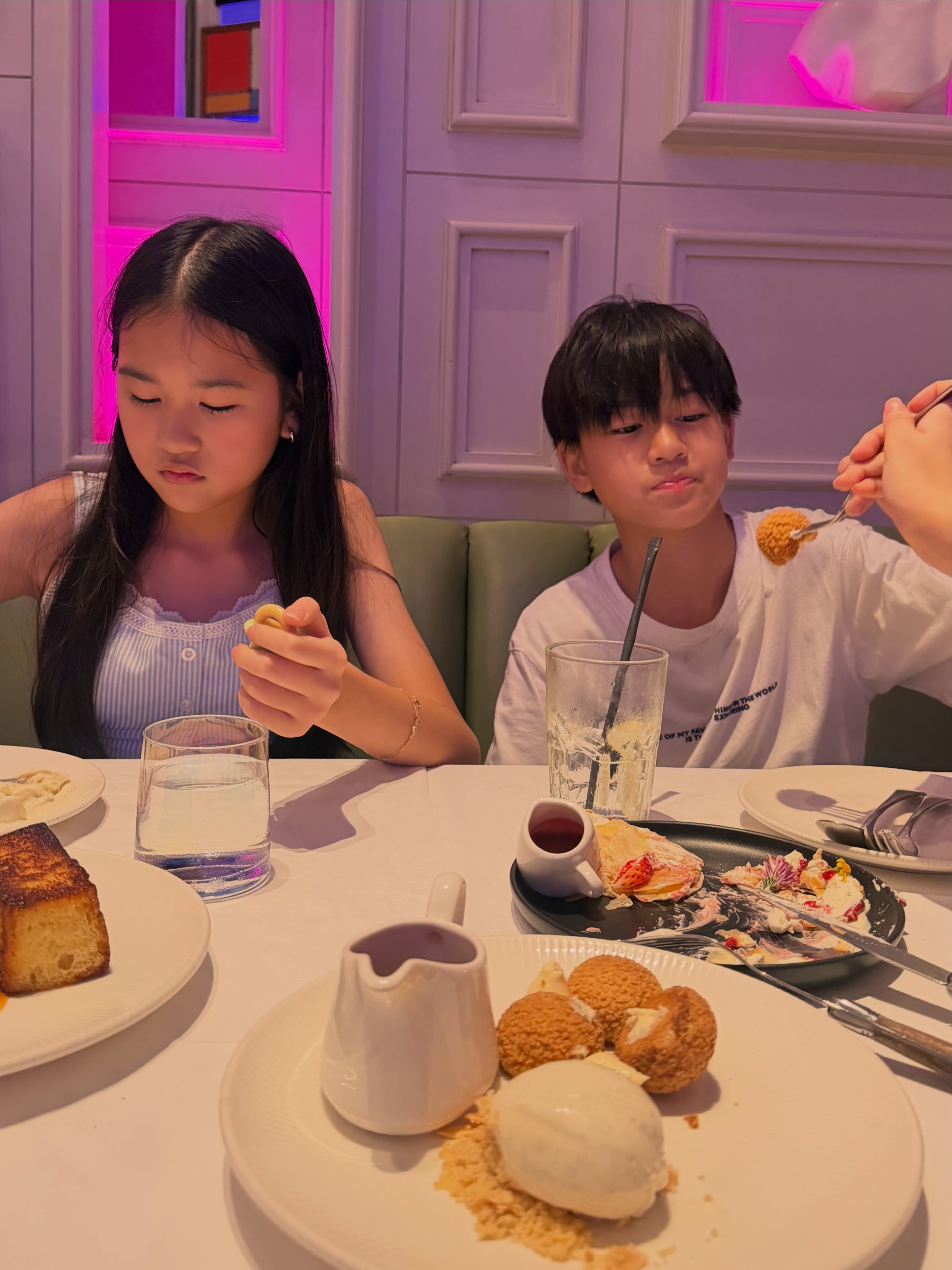 พลอย - ชิดจันทร์ ห่ง