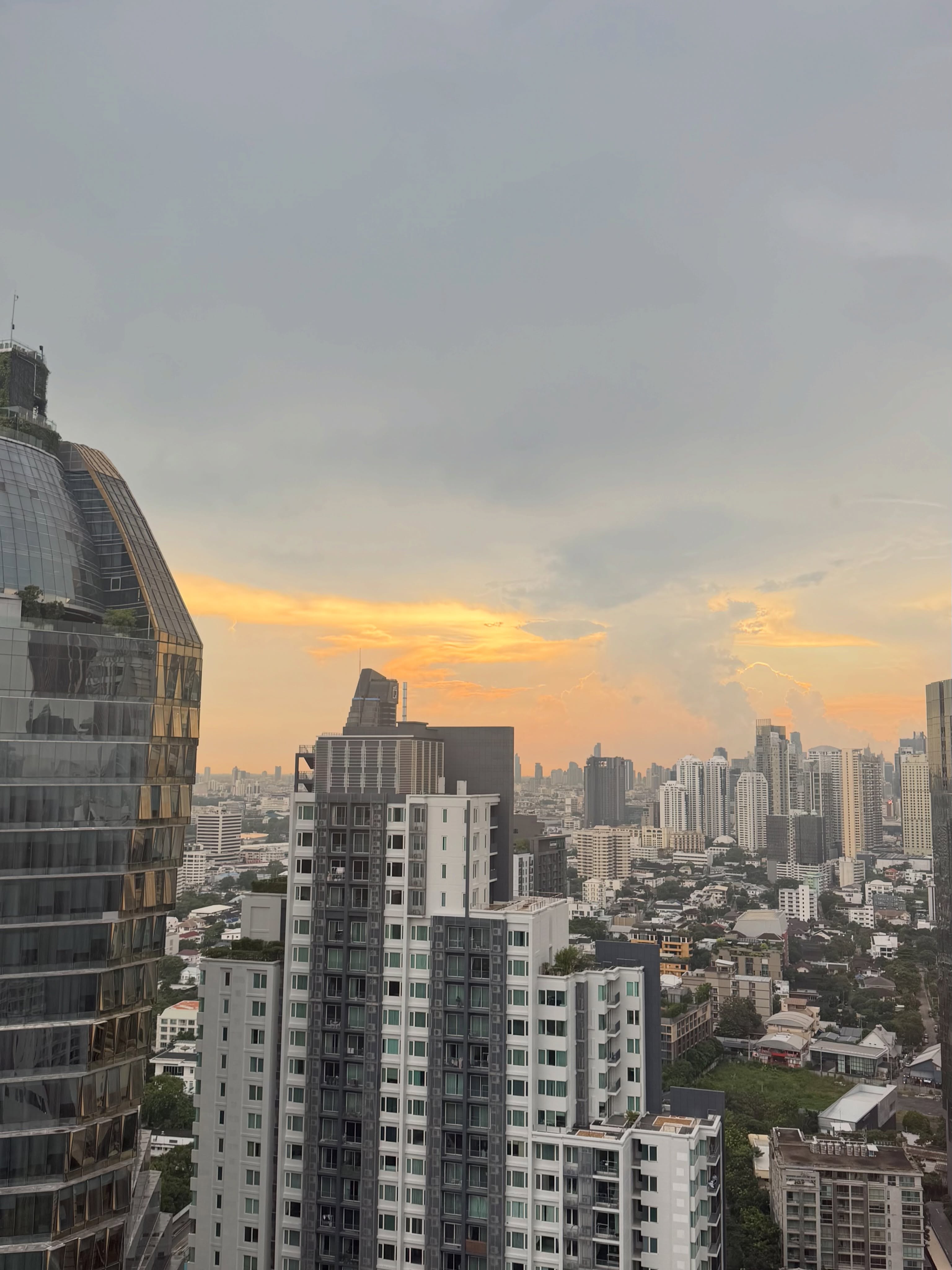 พลอย - ชิดจันทร์ ห่ง