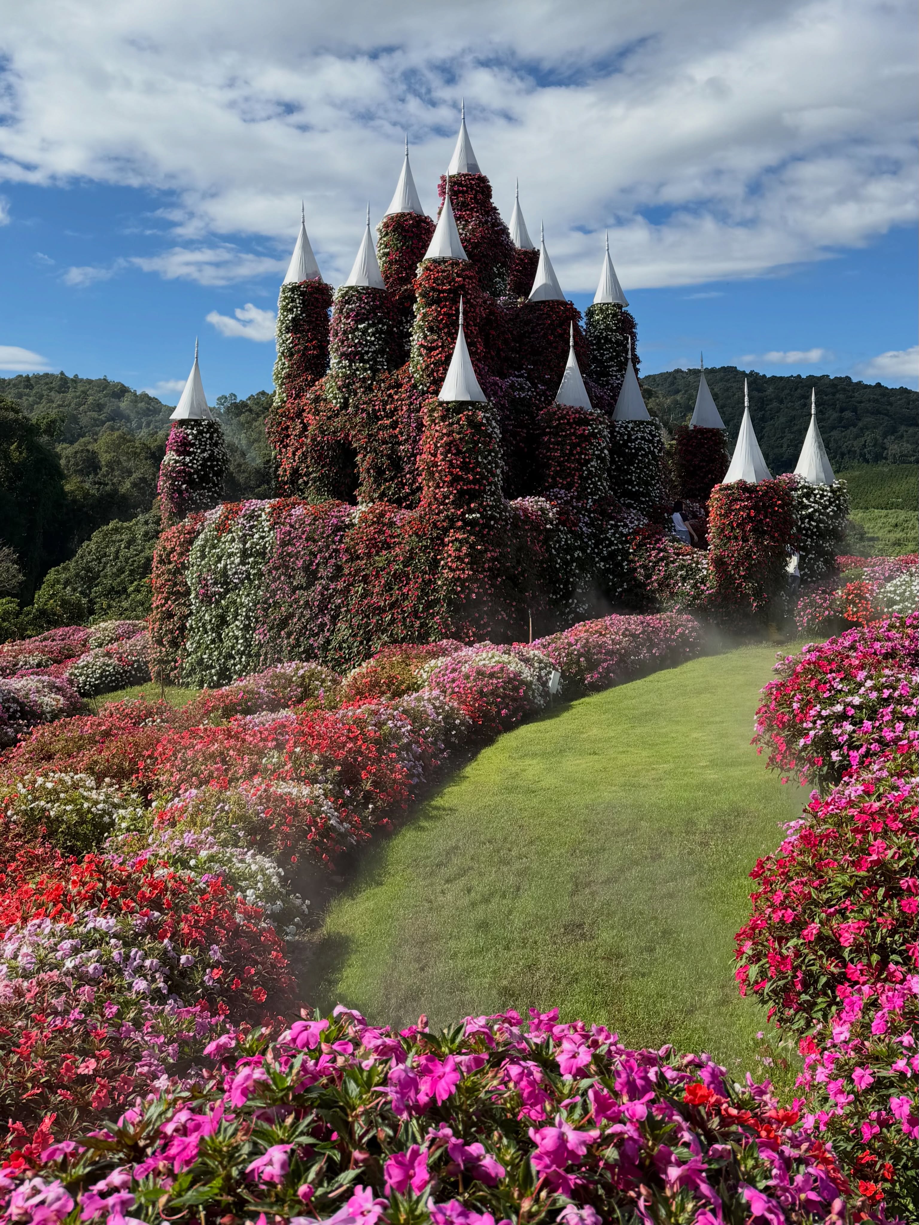พลอย - ชิดจันทร์ ห่ง