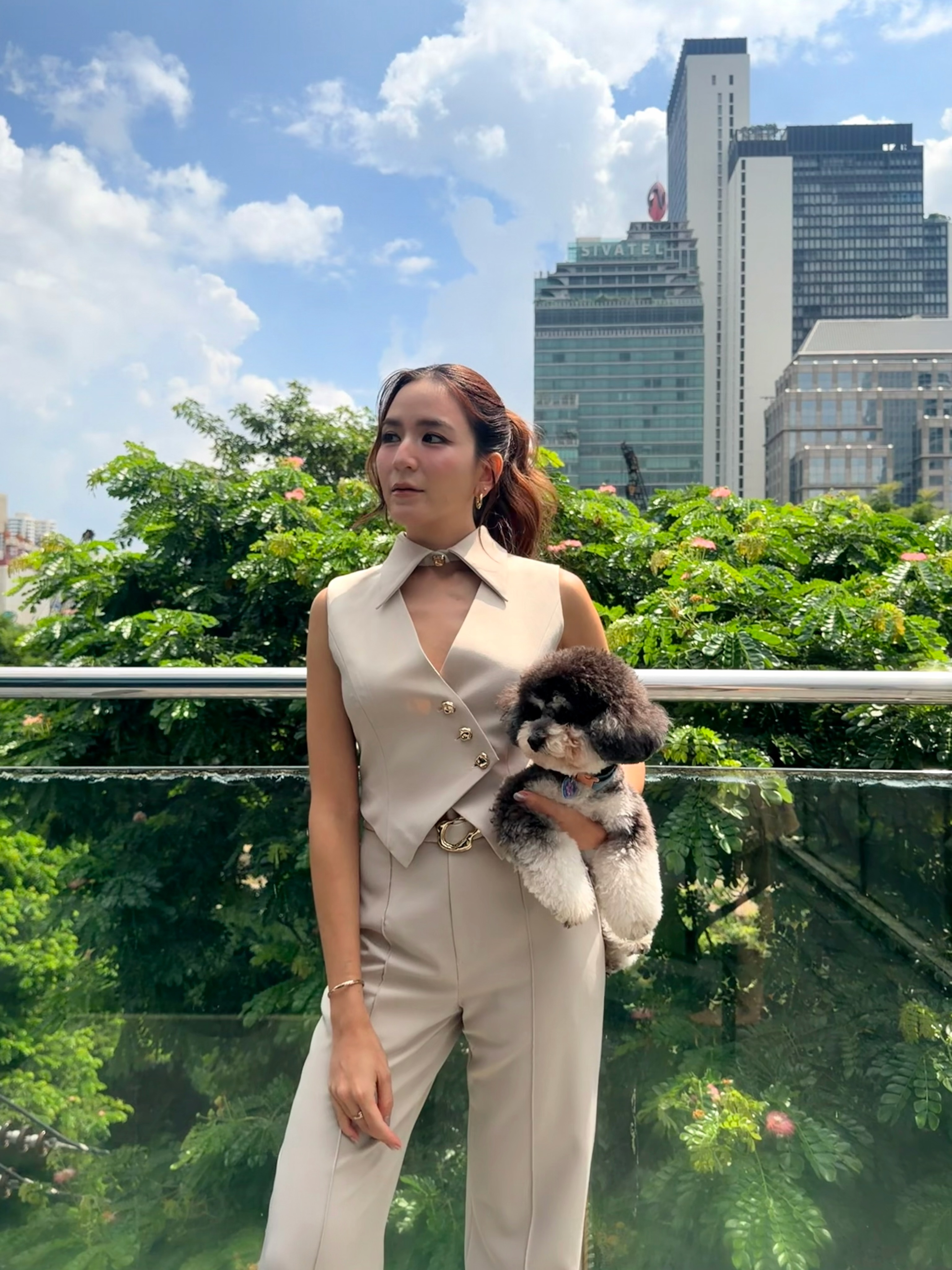 พลอย - ชิดจันทร์ ห่ง
