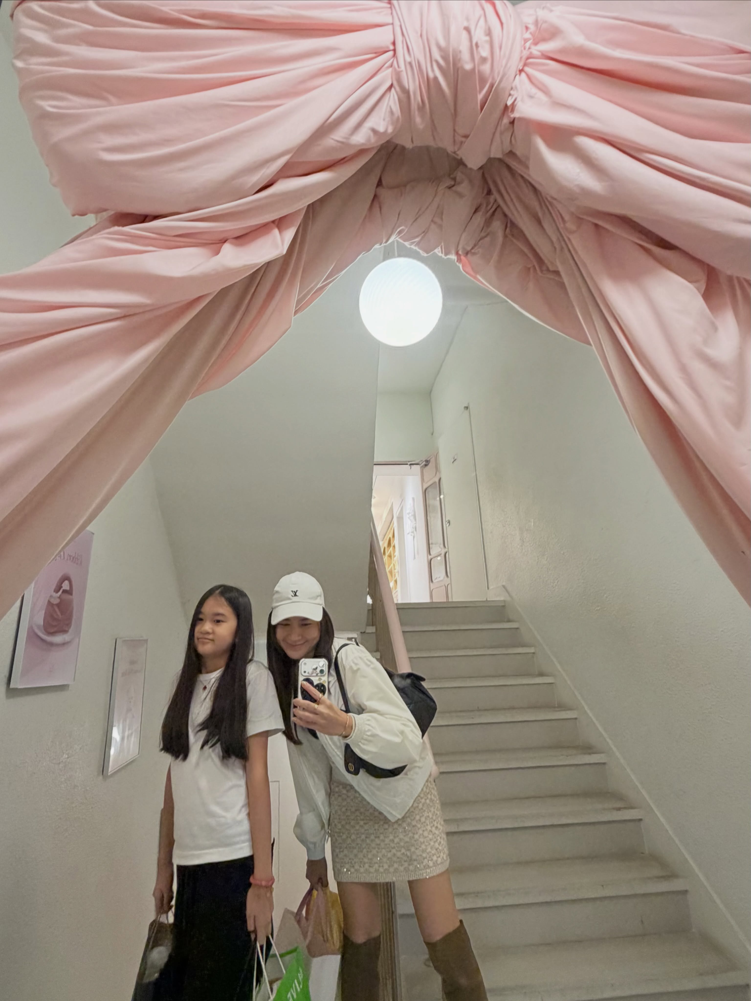 พลอย - ชิดจันทร์ ห่ง