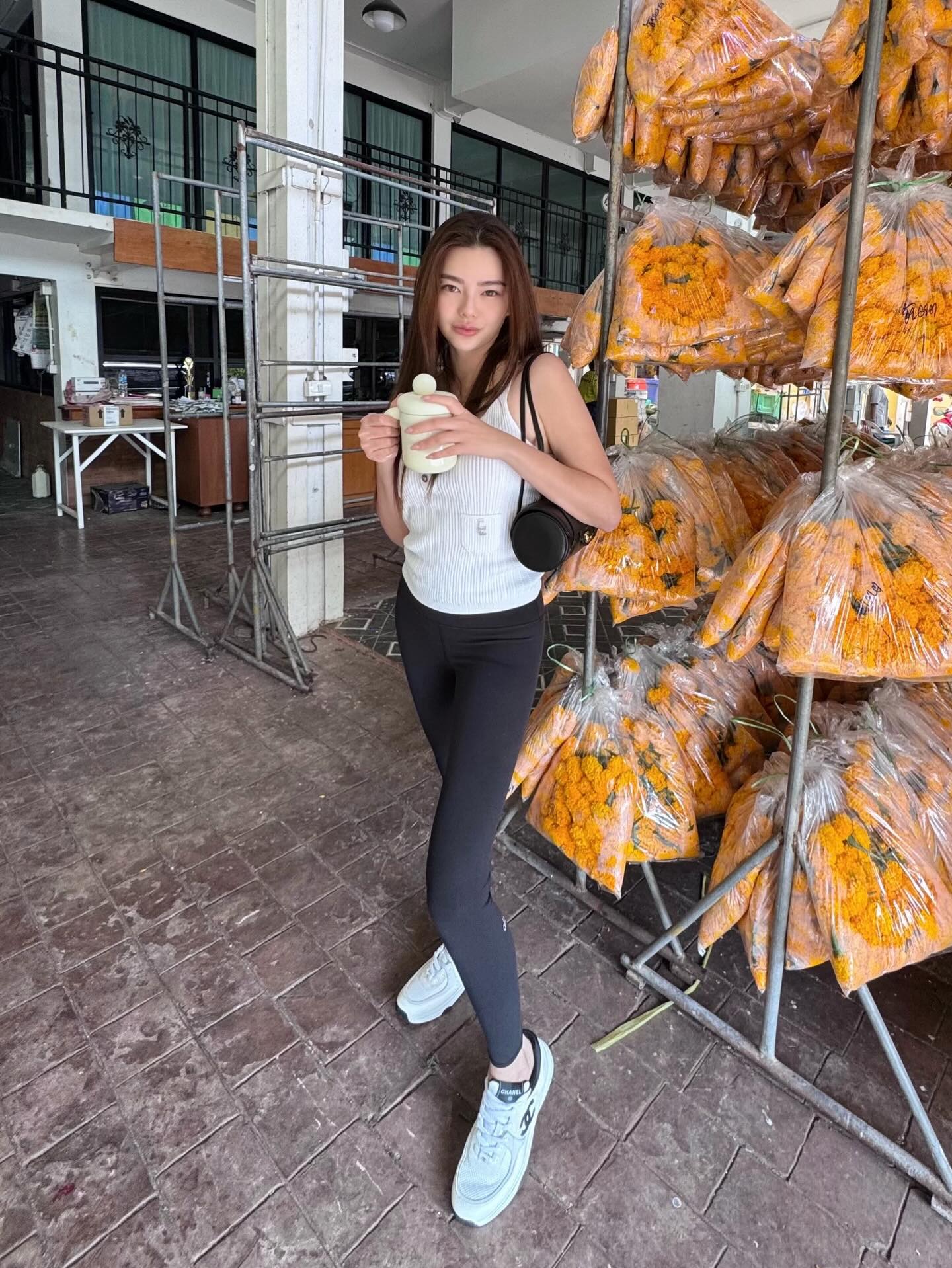 ดิว - อริสรา ทองบริสุทธิ์