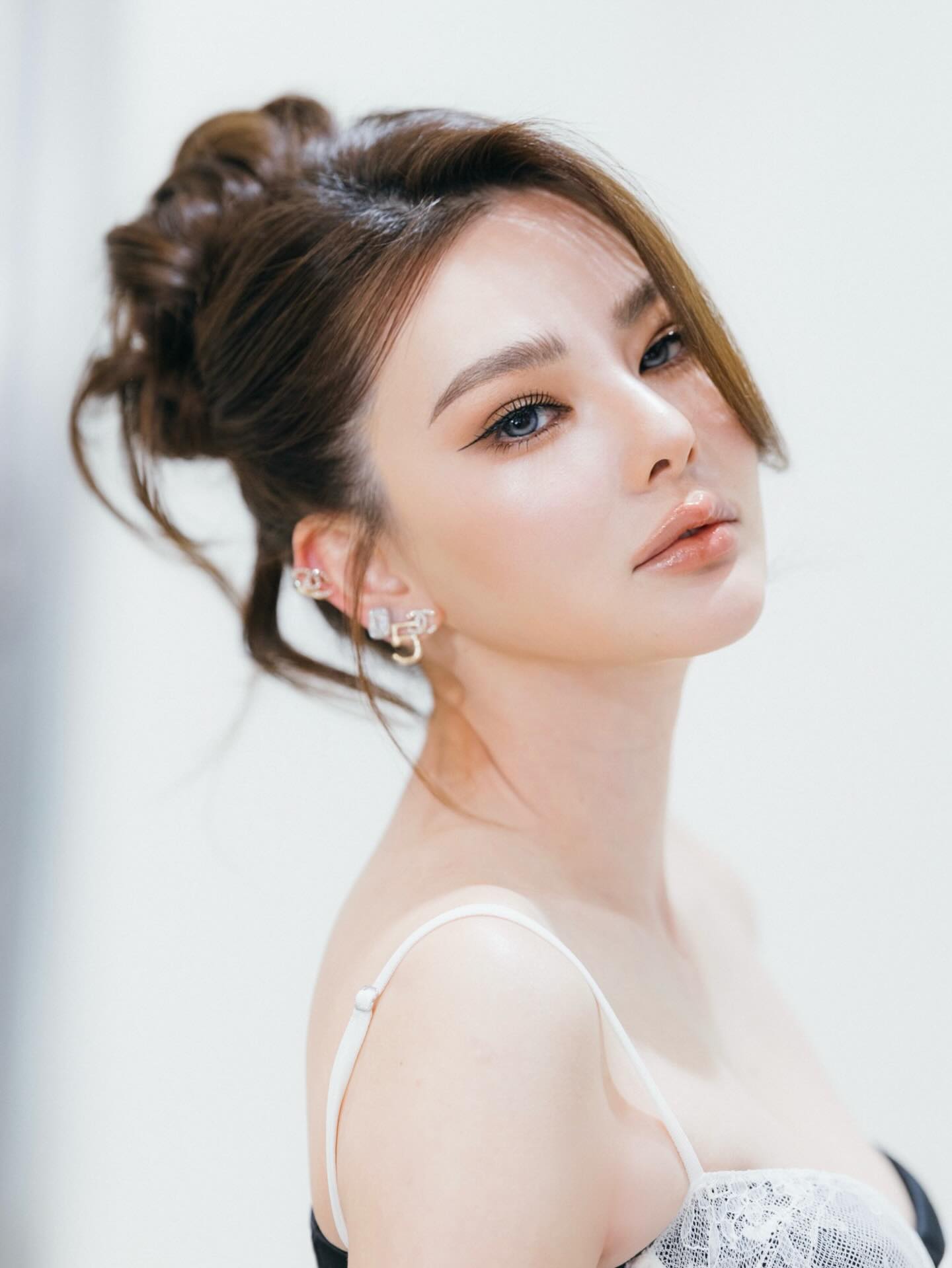 ดิว - อริสรา ทองบริสุทธิ์