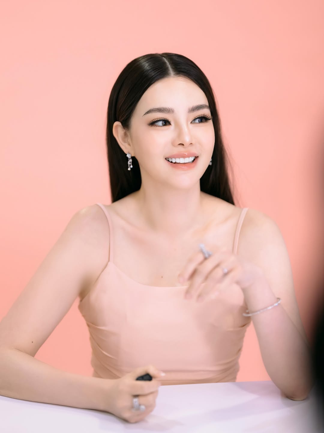 ดิว - อริสรา ทองบริสุทธิ์