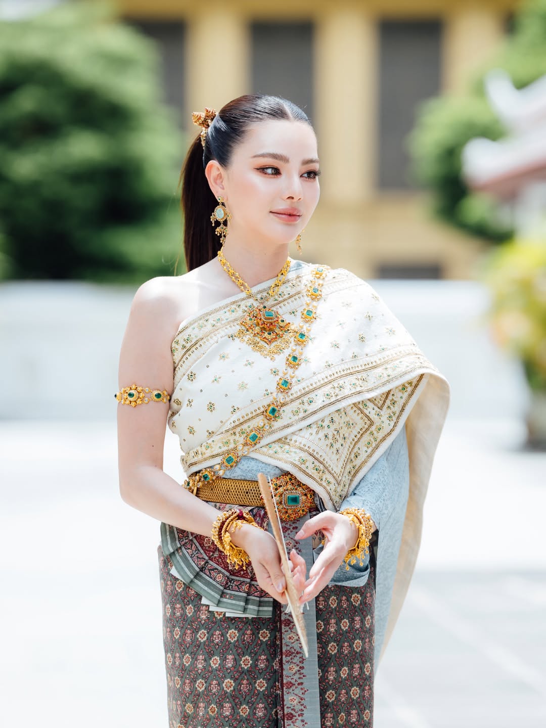 ดิว - อริสรา ทองบริสุทธิ์