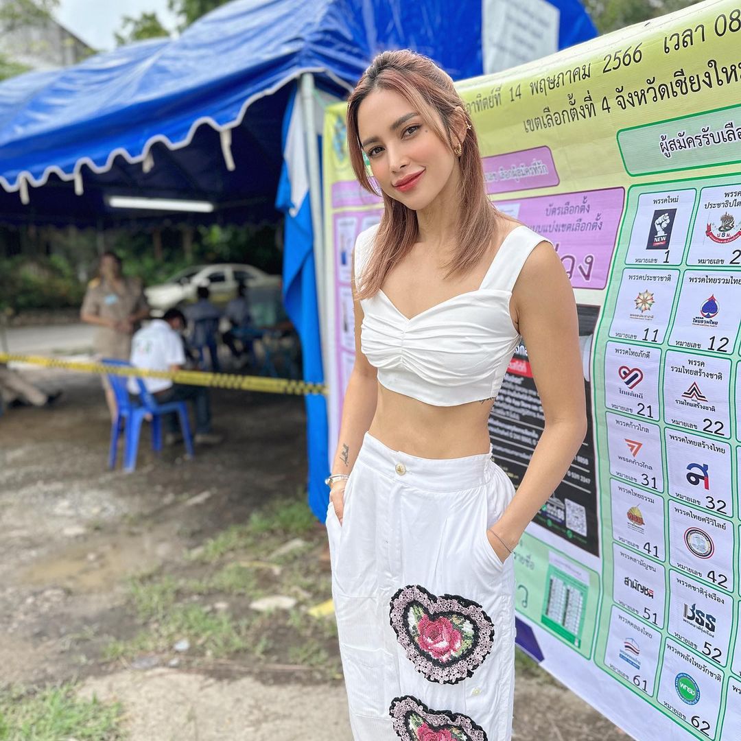 อุ้ม - ลักขณา วัธนวงส์ศิริ