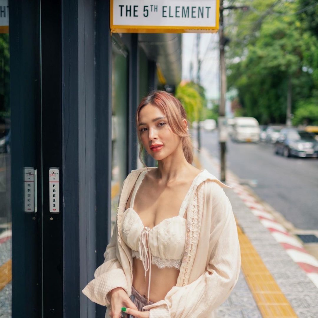 อุ้ม - ลักขณา วัธนวงส์ศิริ