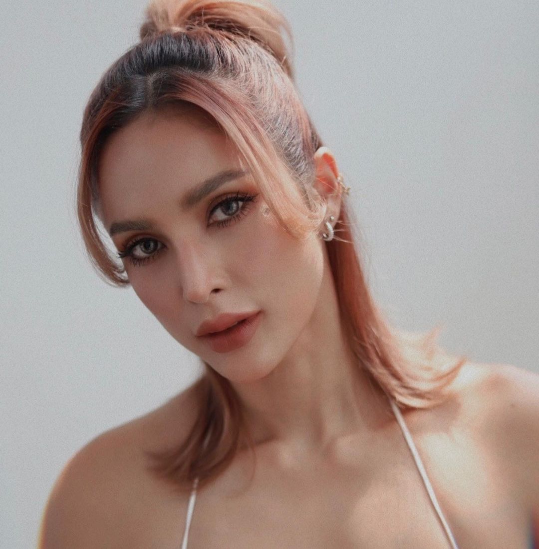 อุ้ม - ลักขณา วัธนวงส์ศิริ