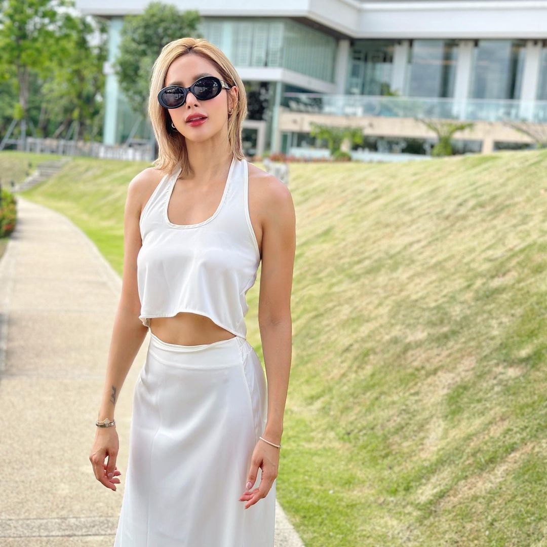 อุ้ม - ลักขณา วัธนวงส์ศิริ