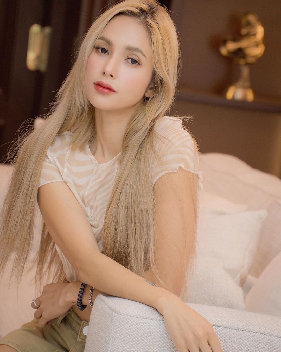 อุ้ม - ลักขณา วัธนวงส์ศิริ