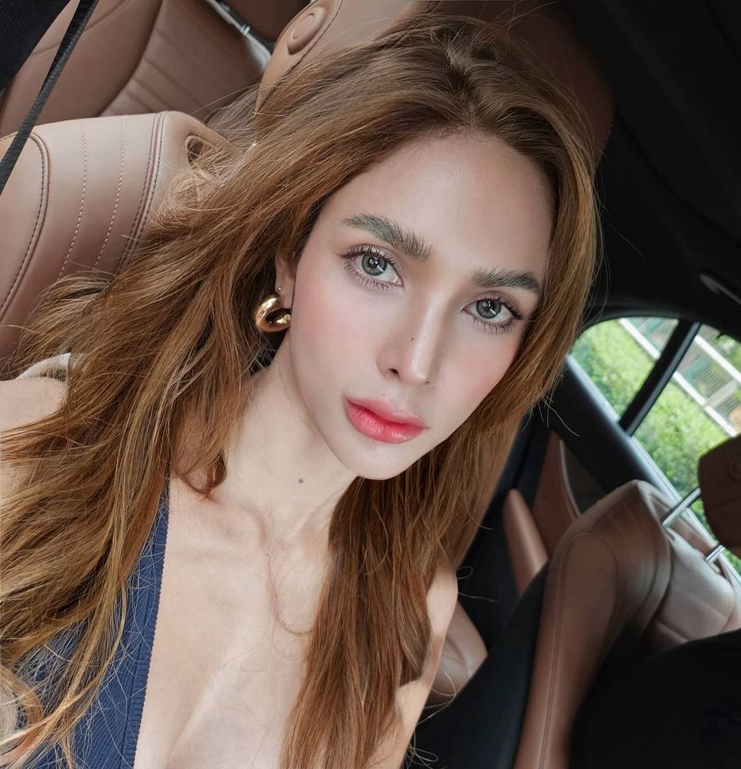 อุ้ม - ลักขณา วัธนวงส์ศิริ