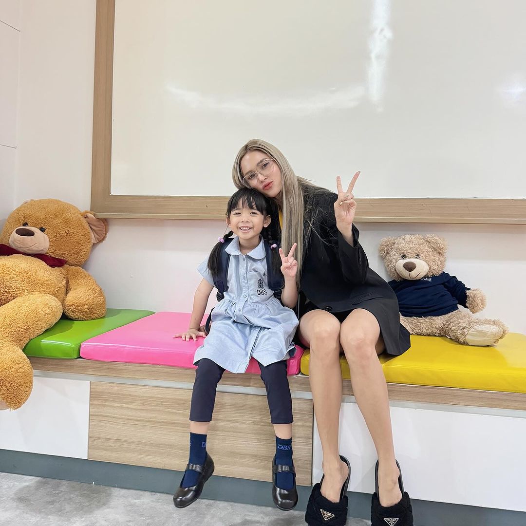 อุ้ม - ลักขณา วัธนวงส์ศิริ