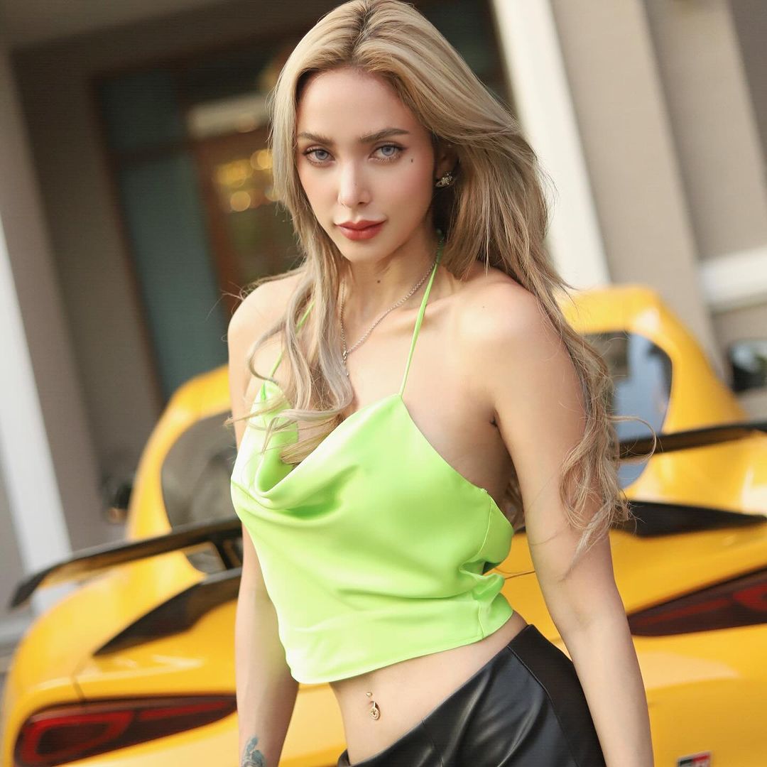อุ้ม - ลักขณา วัธนวงส์ศิริ
