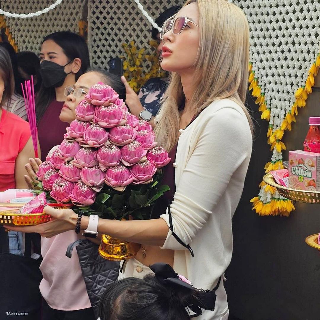 อุ้ม - ลักขณา วัธนวงส์ศิริ