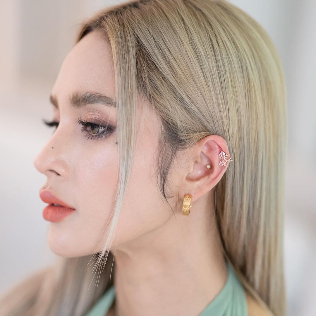 อุ้ม - ลักขณา วัธนวงส์ศิริ