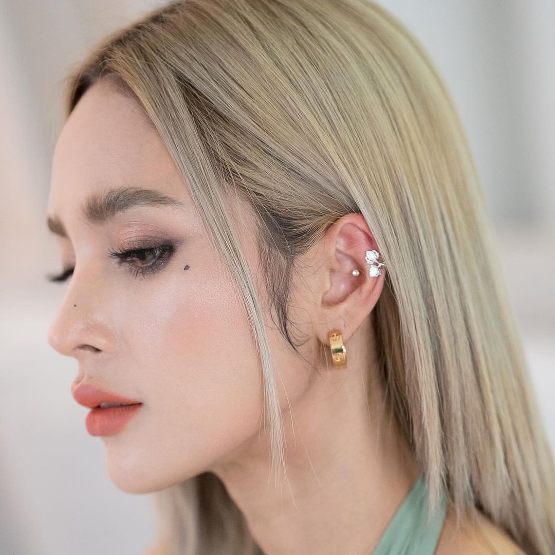 อุ้ม - ลักขณา วัธนวงส์ศิริ