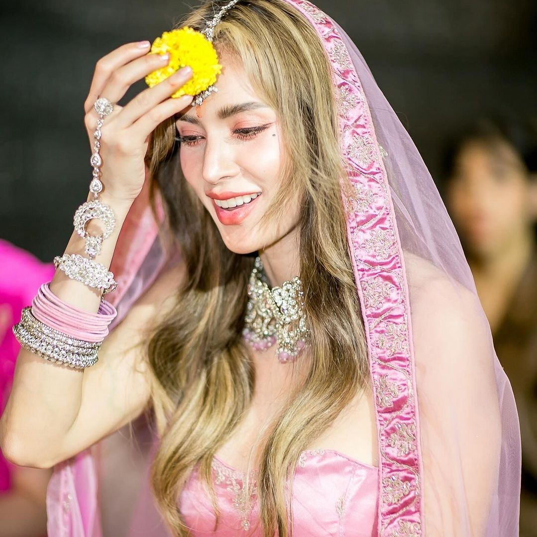 อุ้ม - ลักขณา วัธนวงส์ศิริ