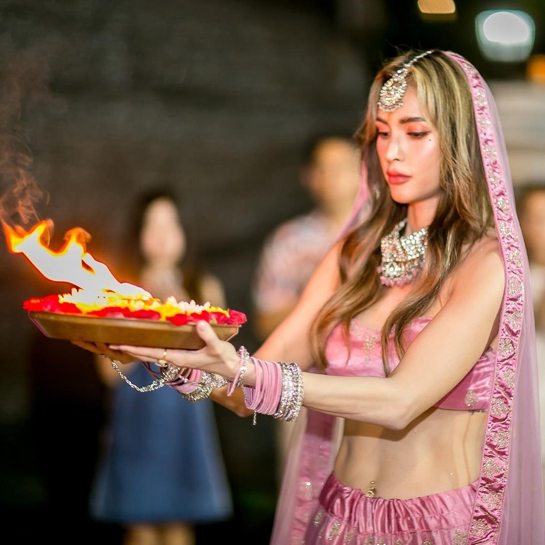 อุ้ม - ลักขณา วัธนวงส์ศิริ