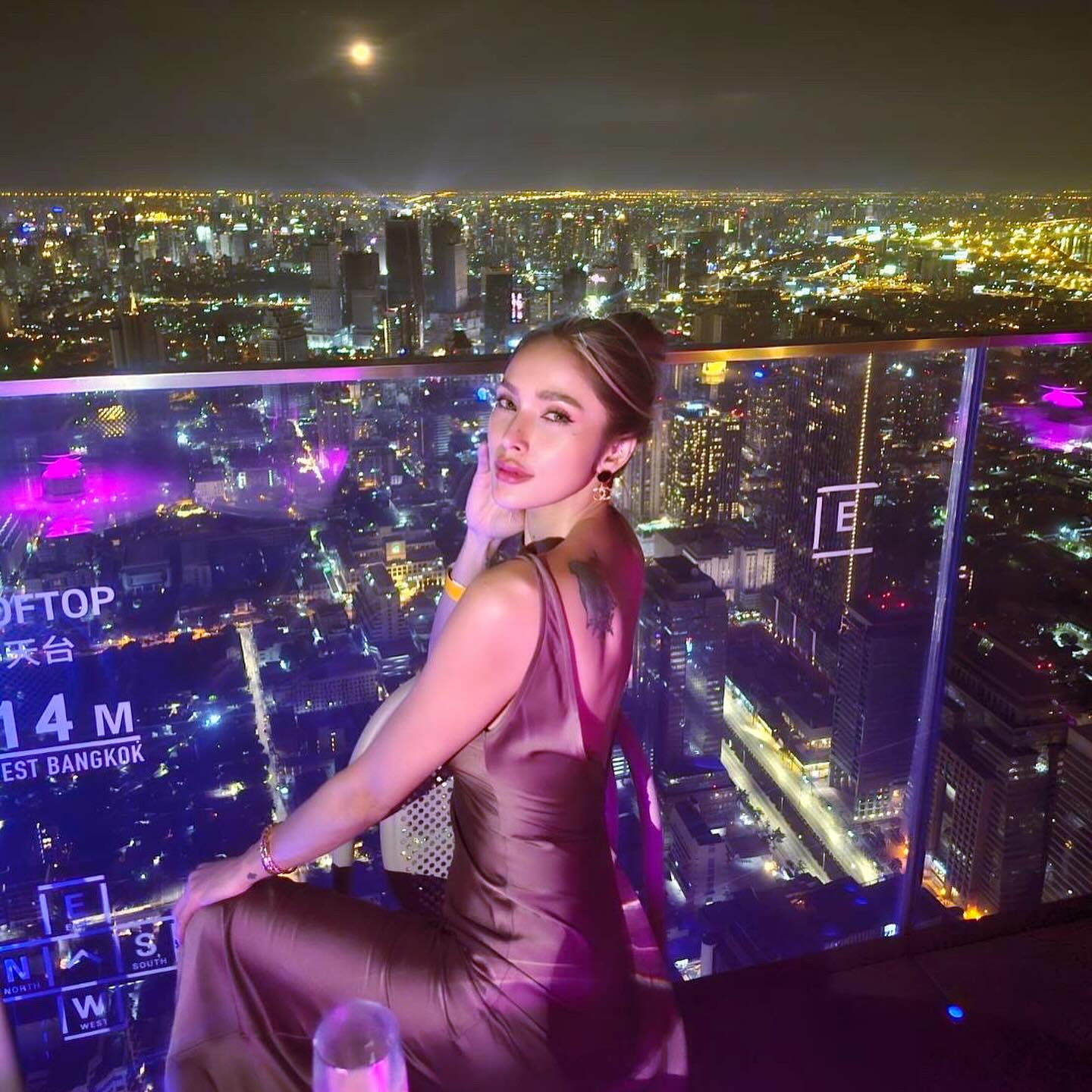 อุ้ม - ลักขณา วัธนวงส์ศิริ