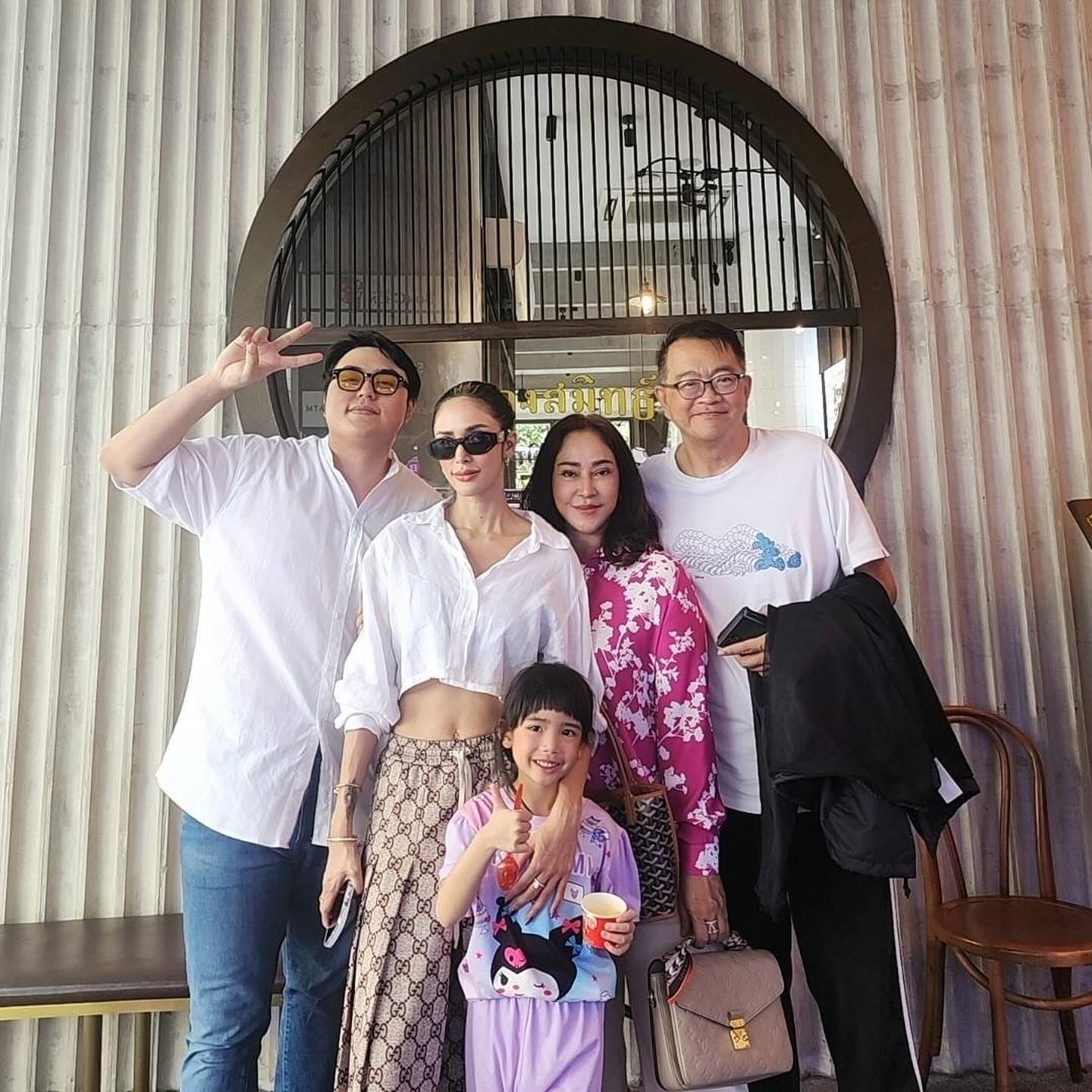 อุ้ม - ลักขณา วัธนวงส์ศิริ