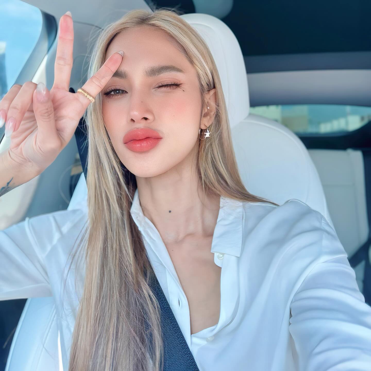 อุ้ม - ลักขณา วัธนวงส์ศิริ