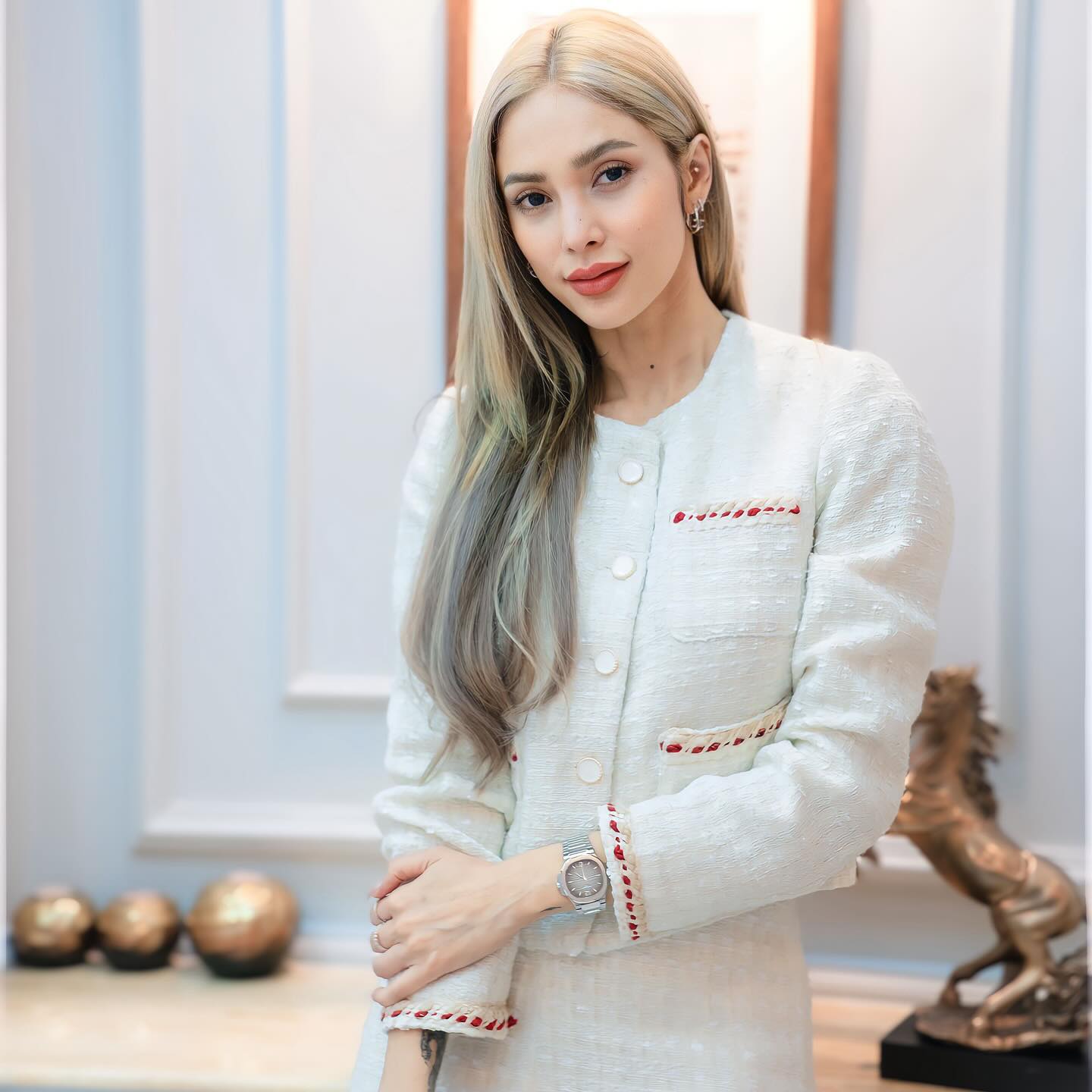 อุ้ม - ลักขณา วัธนวงส์ศิริ