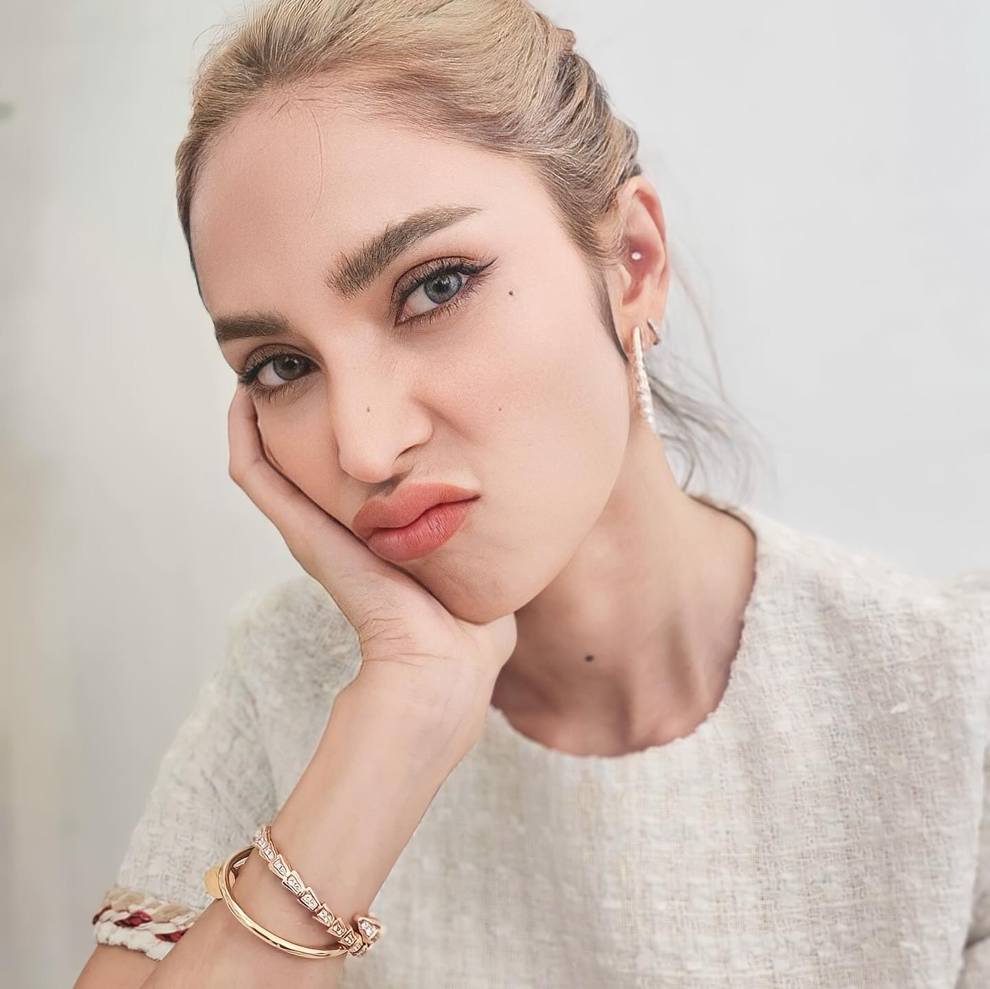อุ้ม - ลักขณา วัธนวงส์ศิริ