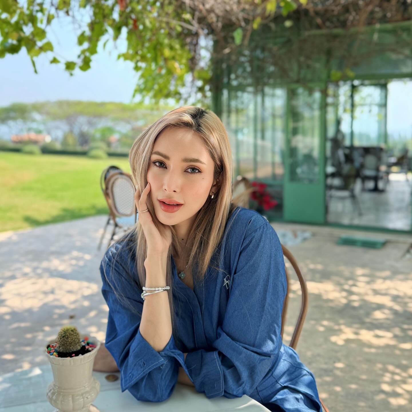 อุ้ม - ลักขณา วัธนวงส์ศิริ