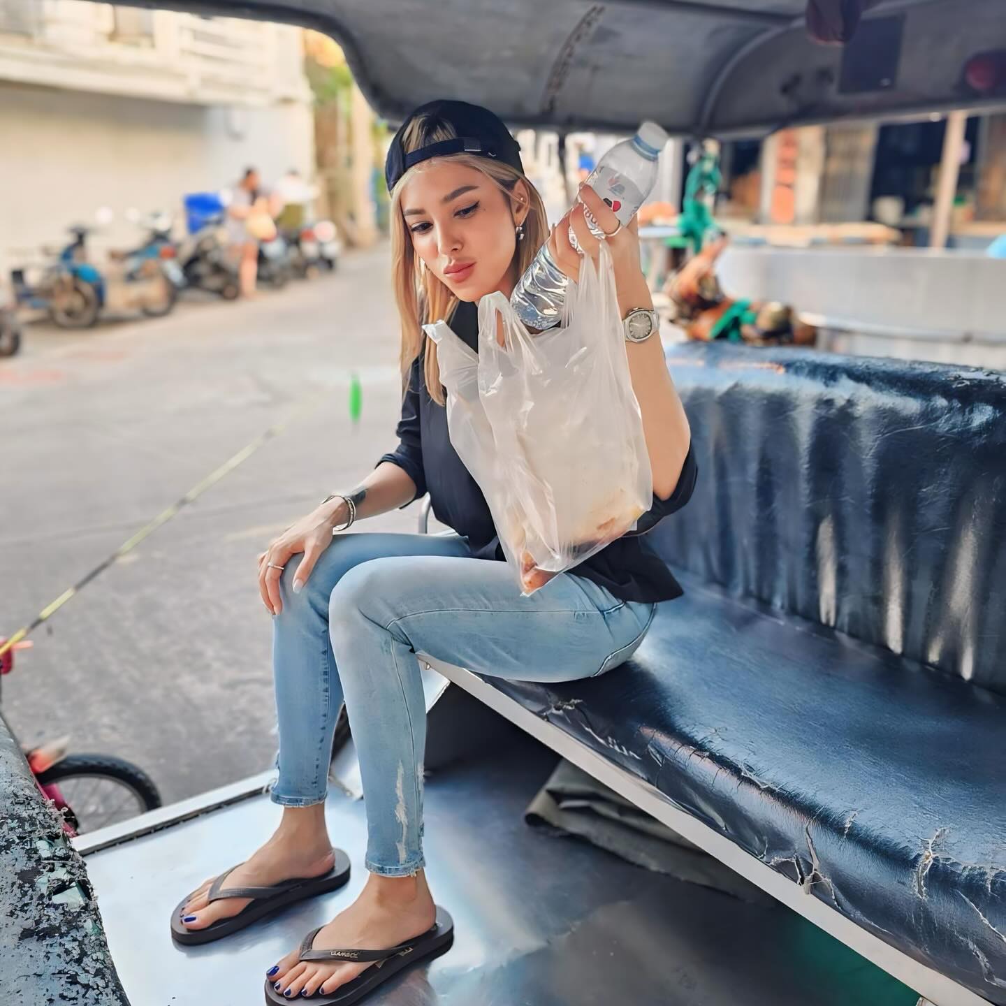 อุ้ม - ลักขณา วัธนวงส์ศิริ