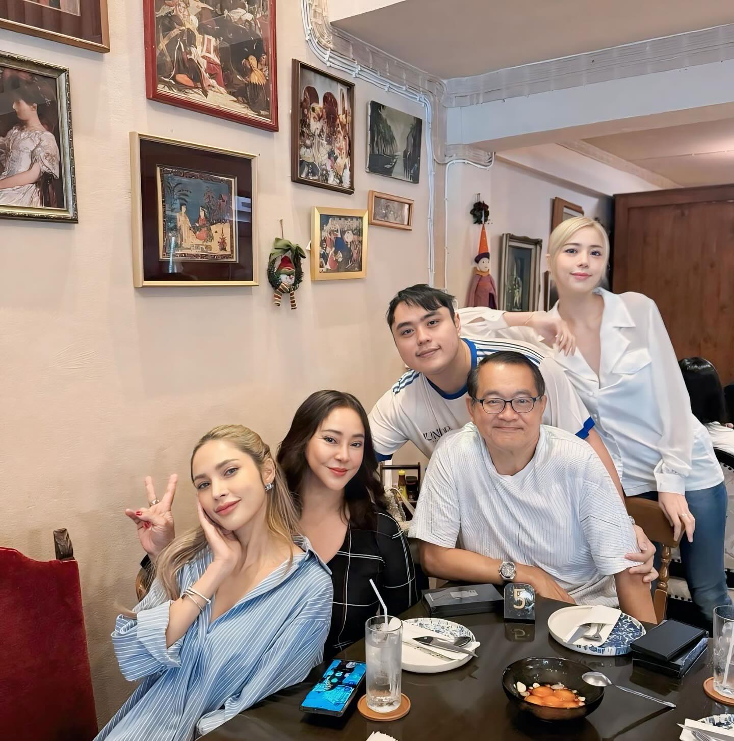 อุ้ม - ลักขณา วัธนวงส์ศิริ