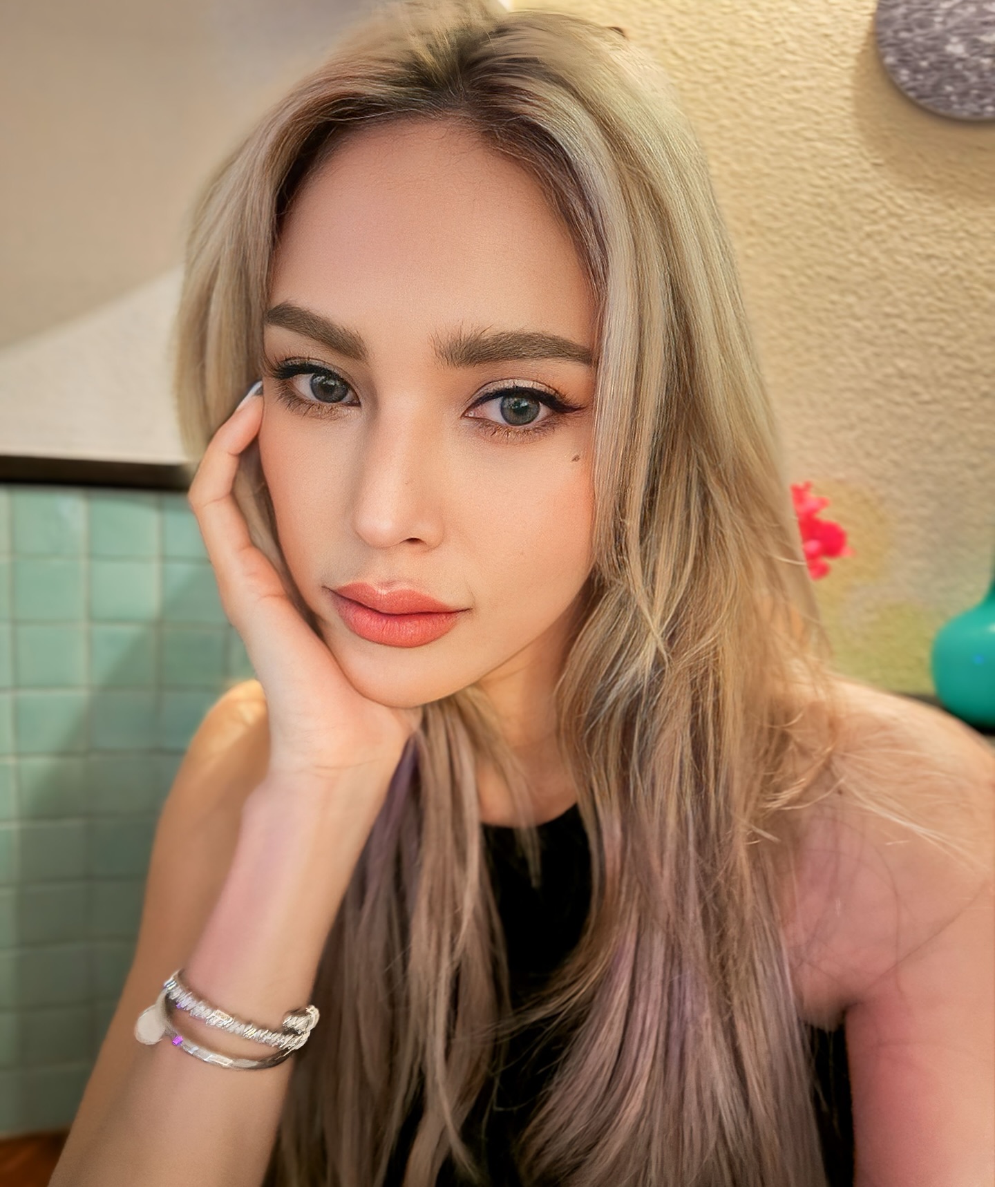 อุ้ม - ลักขณา วัธนวงส์ศิริ