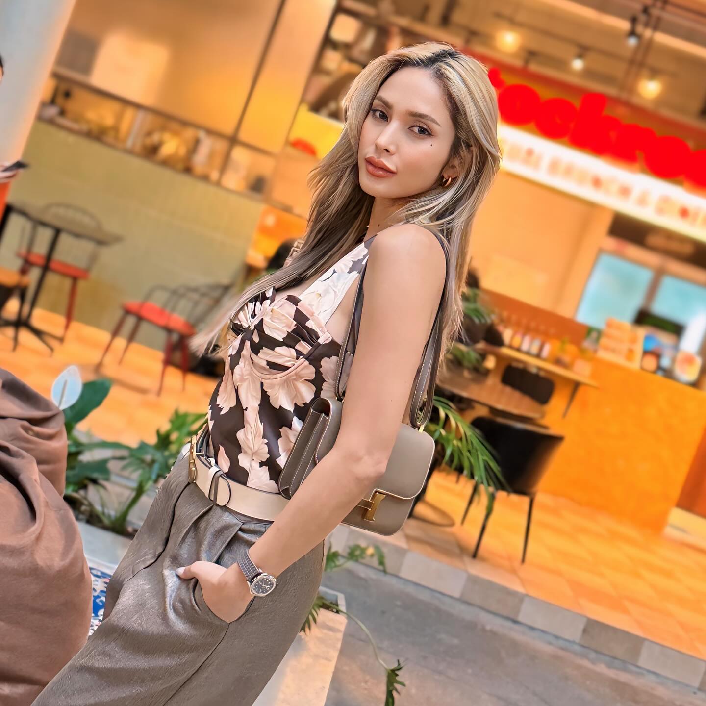 อุ้ม - ลักขณา วัธนวงส์ศิริ